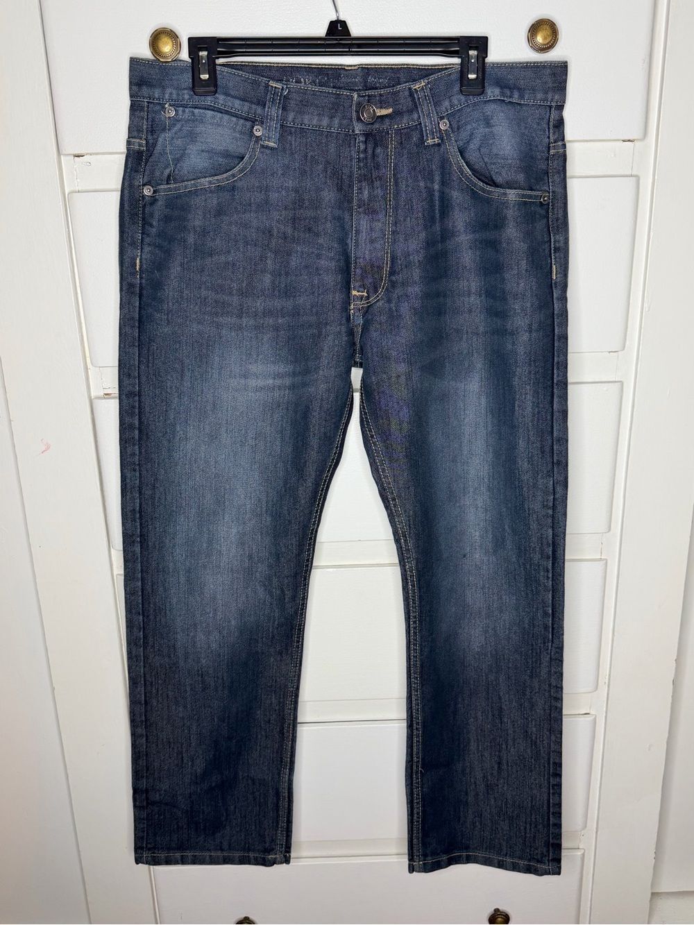 Men's Straight Leg Jeans in Dark Blue Wash. size 34x30